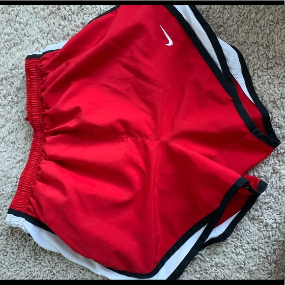 Red Nike shorts - Picture 3 of 5